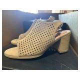 28 pairs Alexis Bendel Taupe Block Heel Sandals