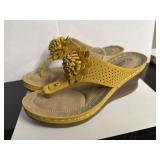 30 Pairs Alexis Bendel Wedge Sandal Assorted