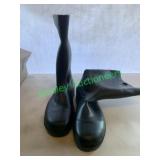 Dunlop size 15 rubber boots