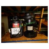2 Submersible sump pumps in group