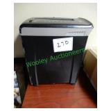 Ativa MD1250 paper shredder w/ trash can