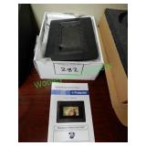 Digital photo picture frame - model: 6075A