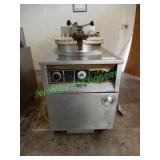Commercial pressure fryer