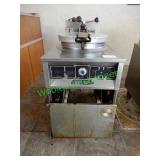 Commercial pressure fryer