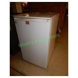 GE Mini-fridge 20"x32"x22"