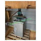 Tennsmith manual corner notcher with a 16-gauge mi Tennsmith manual corner notcher with a 16-gauge mi