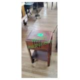 Vintage End Table/Night Stand Vintage End Table/Night Stand