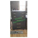 Upright Chest of Drawers Upright Chest of Drawers