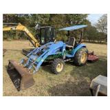 New Holland TC35 Tractor w/ 16LA Front End Loader