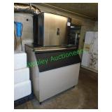 Manitowoc Ice Machine W/ Bin