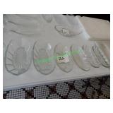 Decorative serving dishes – 6 in group