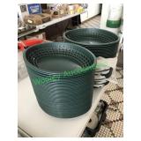 2 stacks of appetizer serving baskets –