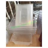 Rubbermaid plastic tubs and lids – 4 tubs in