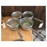 4 commercial cook pots