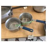 2 small cook pots