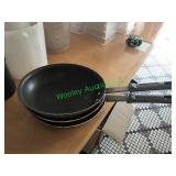 3 10” skillets