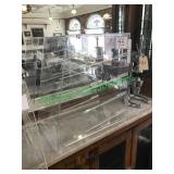 Clear plastic display case – no shelves