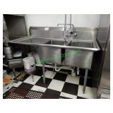 Double compartment SS sink w/ drain table