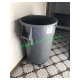 Rubbermaid trash can on wheel base