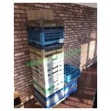 Large assortment of dishwashing trays – for all