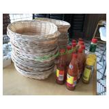 25 Baskets and hot sauce in group