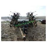 John Deere 980 Field Cultivator 27