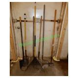 Assorted Rakes, Shovels & Hoes - 7pcs in group