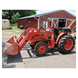 Kubota L2500 4x4 Tractor W/ LB400 Front End Loader