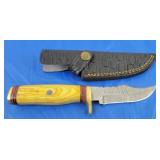 Damascus Knife w/Sheath, New.