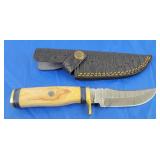 Damascus Knife w/Sheath, New.