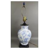 Vtg. Blue & White Porcelain Asian Vase Lamp
