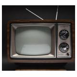 Retro GE Television Model 10ABK413W