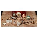 Gold Colored Cameo Brooches, Pins & Earrings