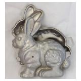 Vtg Cast Aluminum Rabbit 3D Cake Mold
