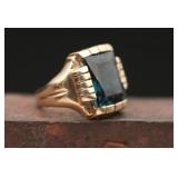 10k Gold Ring With Large Blue Topaz Stone Size 5