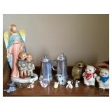 Small Collectibles Group, Shawnee Salt & Peppers