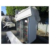 CONTINENTAL 2 DOOR FREEZER MODEL DL2F-WS-GD