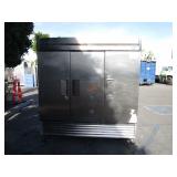 COMMERCIAL FREEZER (TRUE)