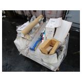 PALLET OF ASSORTED LIGHTING FIXTURES AND OTHER MIS