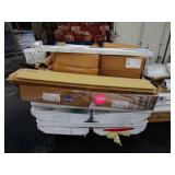 PALLET OF ASSORTED LIGHTING FIXTURES