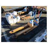 2 HYDRAULIC PALLET JACKS