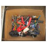 BOX OF ASSORTED HAND TOOLS, BOLT CUTTERS