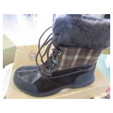 1 M BUTTE PLAID UGG BOOT SIZE 11