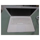 1 APPLE MACBOOK LAPTOP