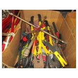 BOX OF ASSORTED HAND TOOLS, BOLT CUTTERS, PLIERS