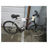 WHITE AND BLACK TREK ST