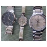 1 BAG W/DESIGNERS WATCHES