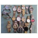 1 BAG W/GOLD TONE WATCHES