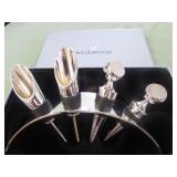 1 LOT W/WEDGWOOD BOTTLE STOPPER & POUR SET