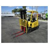 HYSTER 30 3 STAGE FORKLIFT, 3,000lb CAP, LP GAS
